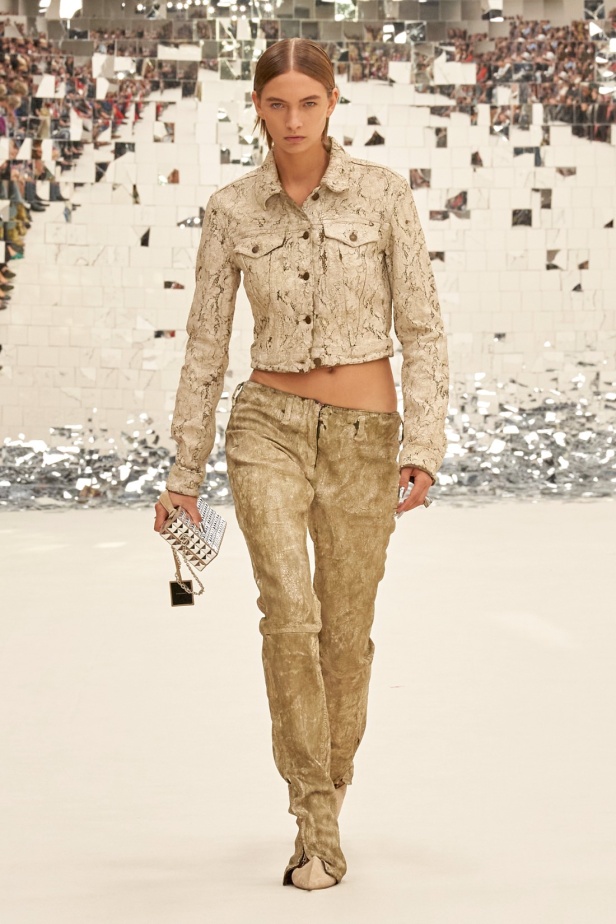 مجموعة Acne Studio لربيع وصيف 2024