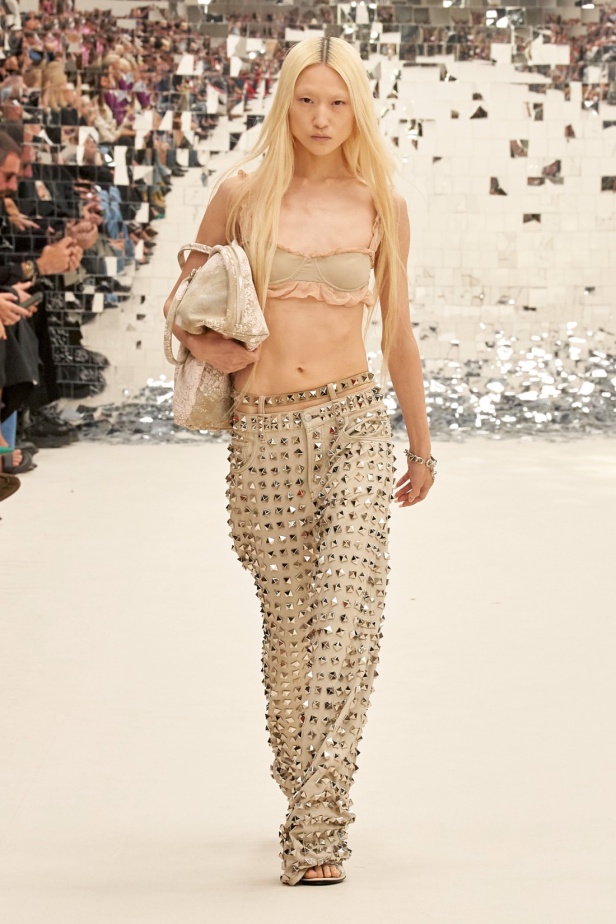 مجموعة Acne Studio لربيع وصيف 2024