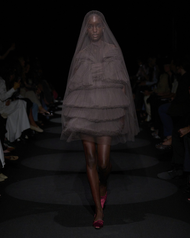 مجموعة Altuzarra لربيع وصيف 2024 في نيويورك