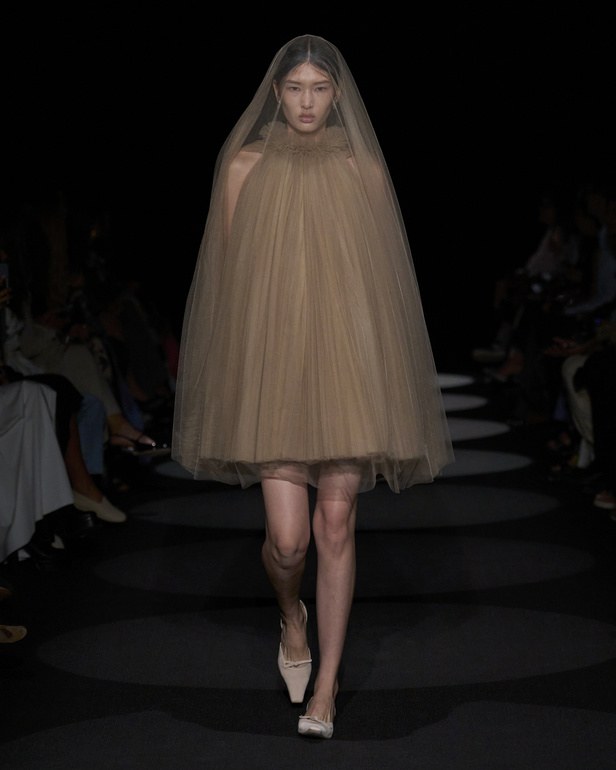 مجموعة Altuzarra لربيع وصيف 2024 في نيويورك