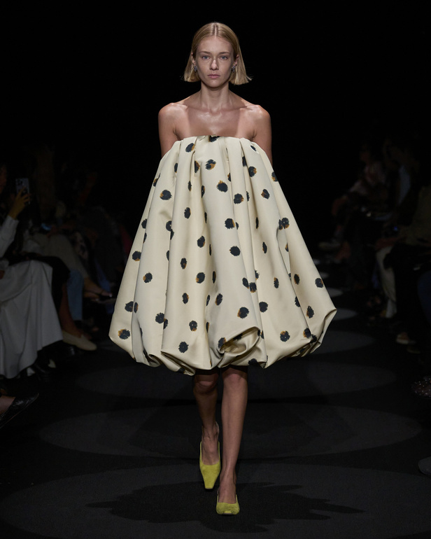 مجموعة Altuzarra لربيع وصيف 2024 في نيويورك