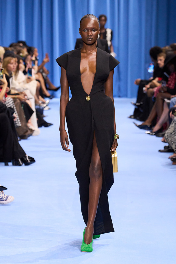 مجموعة Balmain لموسم ربيع وصيف 2024