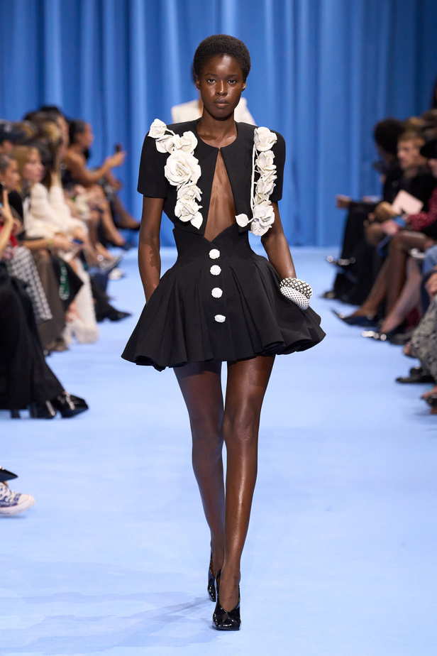 مجموعة Balmain لموسم ربيع وصيف 2024