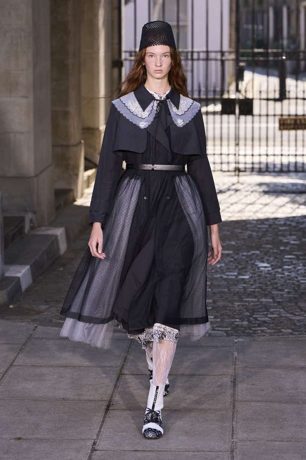 حنين الى الطفولة وبلده الأمّ في مجموعة BORA AKSU لربيع وصيف 2024