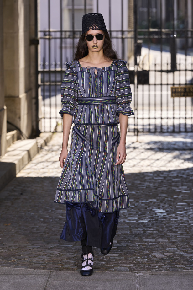 حنين الى الطفولة وبلده الأمّ في مجموعة BORA AKSU لربيع وصيف 2024