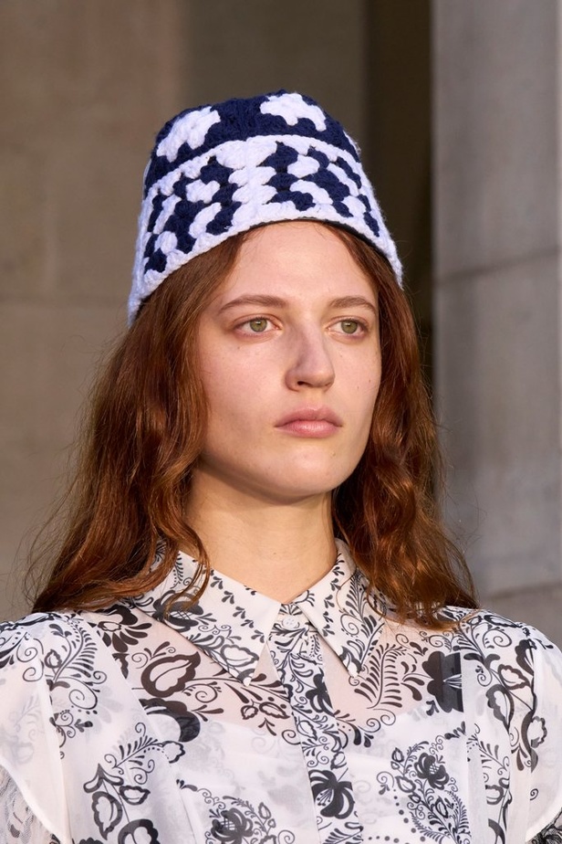 حنين الى الطفولة وبلده الأمّ في مجموعة BORA AKSU لربيع وصيف 2024