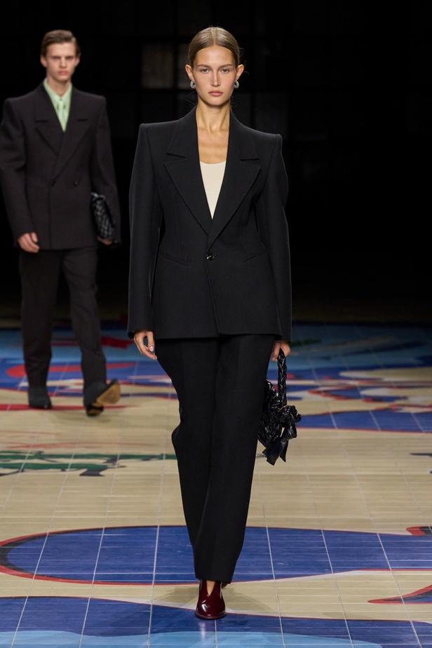 مجموعة Bottega Veneta لربيع وصيف 2024 