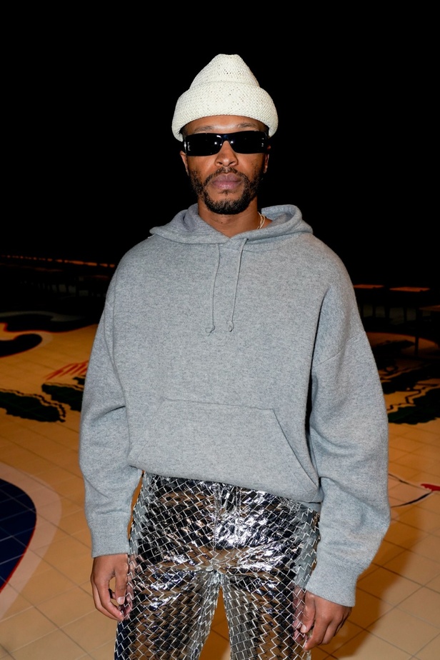 مجموعة Bottega Veneta لربيع وصيف 2024 تأخذنا برحلة حول العالم بتصاميمها الساحرة