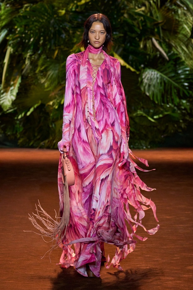 مجموعة Roberto Cavalli لربيع وصيف 2024