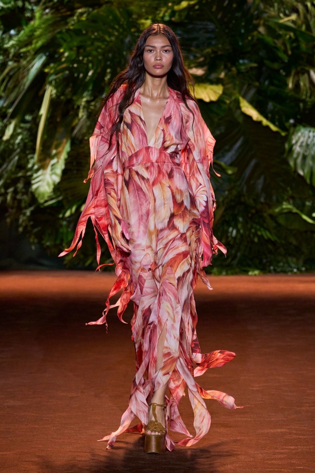 مجموعة Roberto Cavalli لربيع وصيف 2024