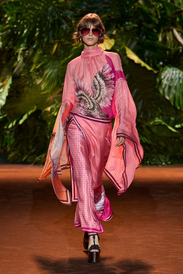 مجموعة Roberto Cavalli لربيع وصيف 2024