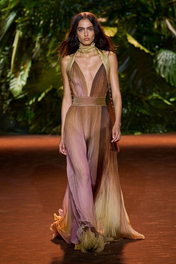 مجموعة Roberto Cavalli لربيع وصيف 2024