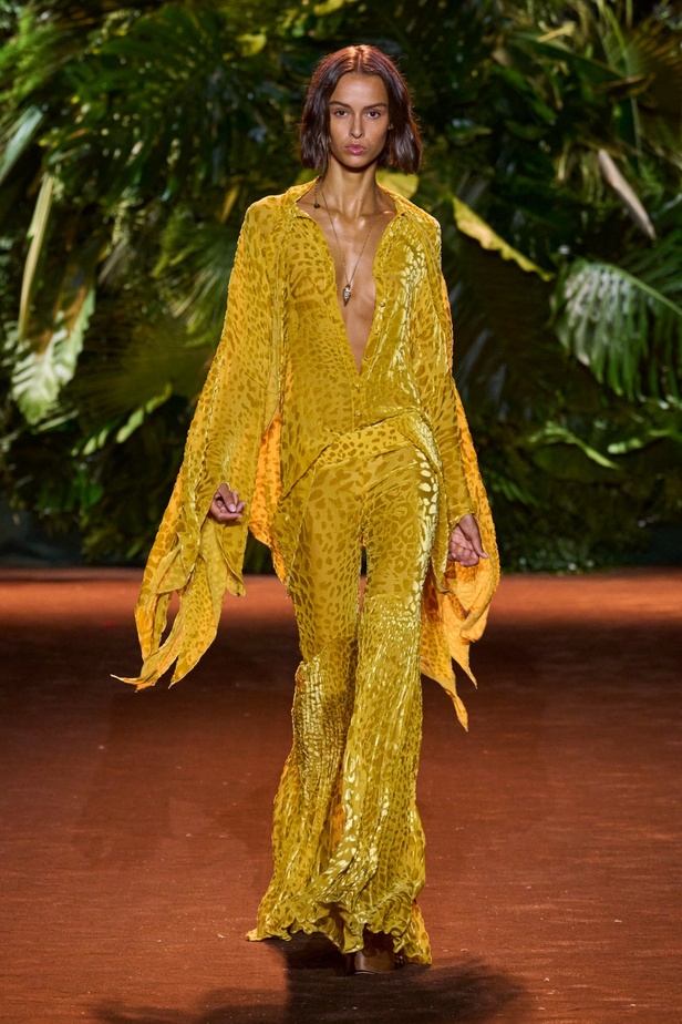 مجموعة Roberto Cavalli لربيع وصيف 2024