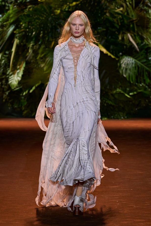 مجموعة Roberto Cavalli لربيع وصيف 2024