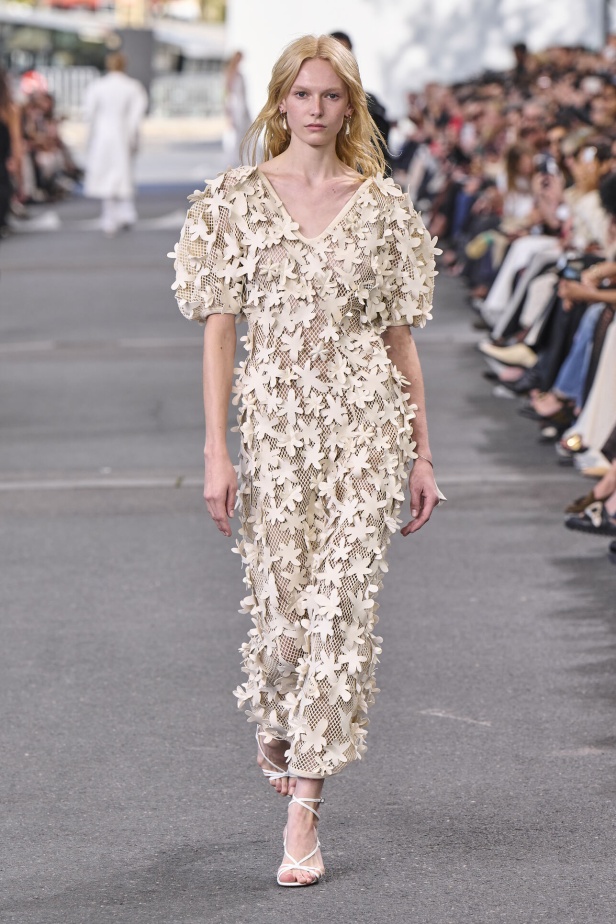 عرض Chloe لصيف 2024