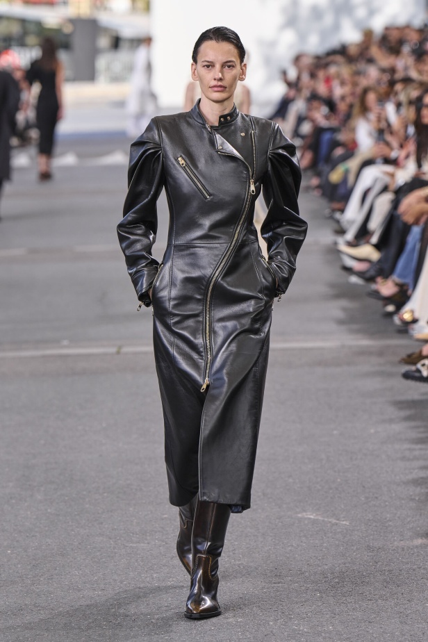 عرض Chloe لصيف 2024