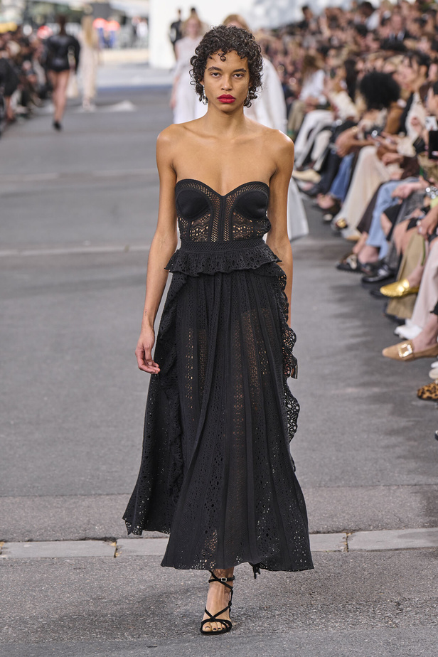 عرض Chloe لصيف 2024