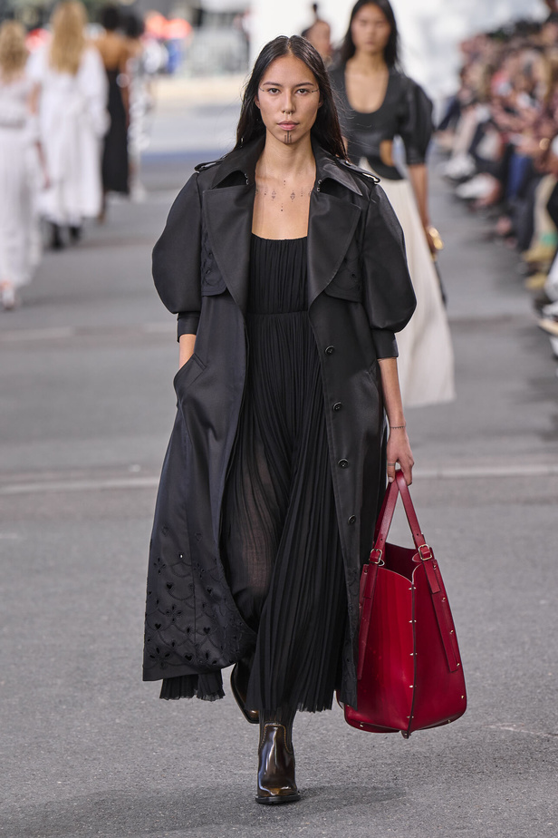 عرض Chloe لصيف 2024