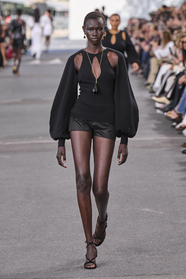 عرض Chloe لصيف 2024