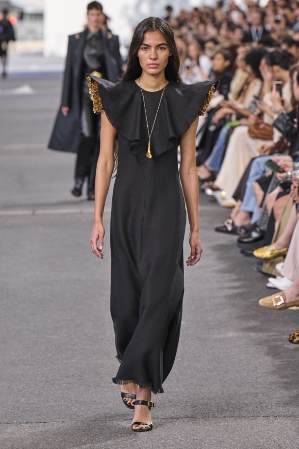 عرض Chloe لصيف 2024