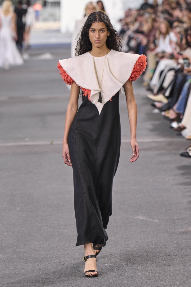 عرض Chloe لصيف 2024