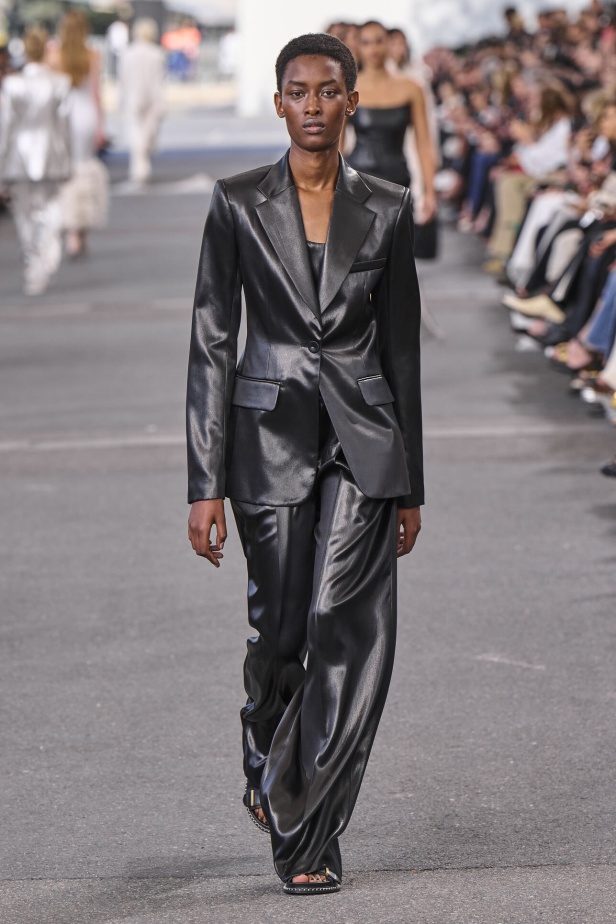 عرض Chloe لصيف 2024