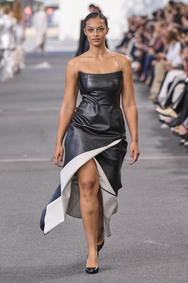 عرض Chloe لصيف 2024