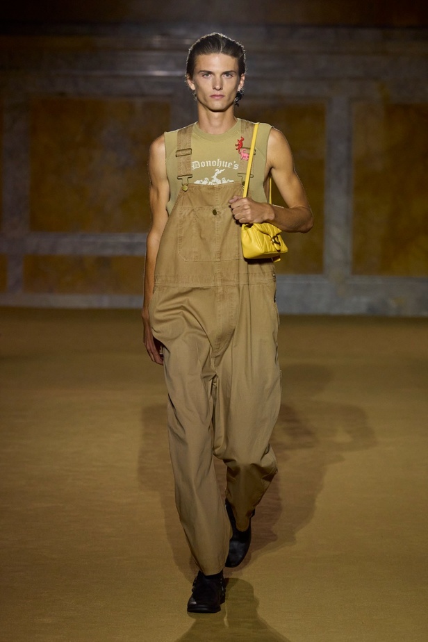 مجموعة Coach لربيع وصيف 2024... احتفال بسنوات المصمم ستيوارت فيفرز العشر وعشقه لنيويورك