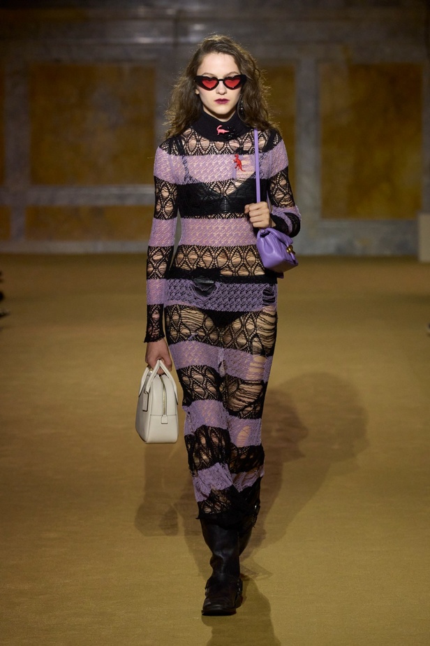 مجموعة Coach لربيع وصيف 2024... احتفال بسنوات المصمم ستيوارت فيفرز العشر وعشقه لنيويورك