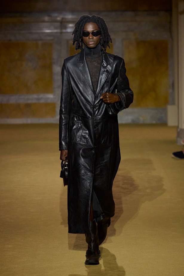 مجموعة Coach لربيع وصيف 2024... احتفال بسنوات المصمم ستيوارت فيفرز العشر وعشقه لنيويورك