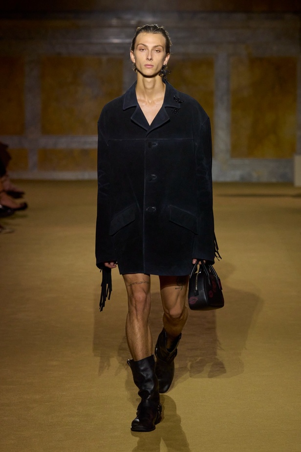 مجموعة Coach لربيع وصيف 2024... احتفال بسنوات المصمم ستيوارت فيفرز العشر وعشقه لنيويورك