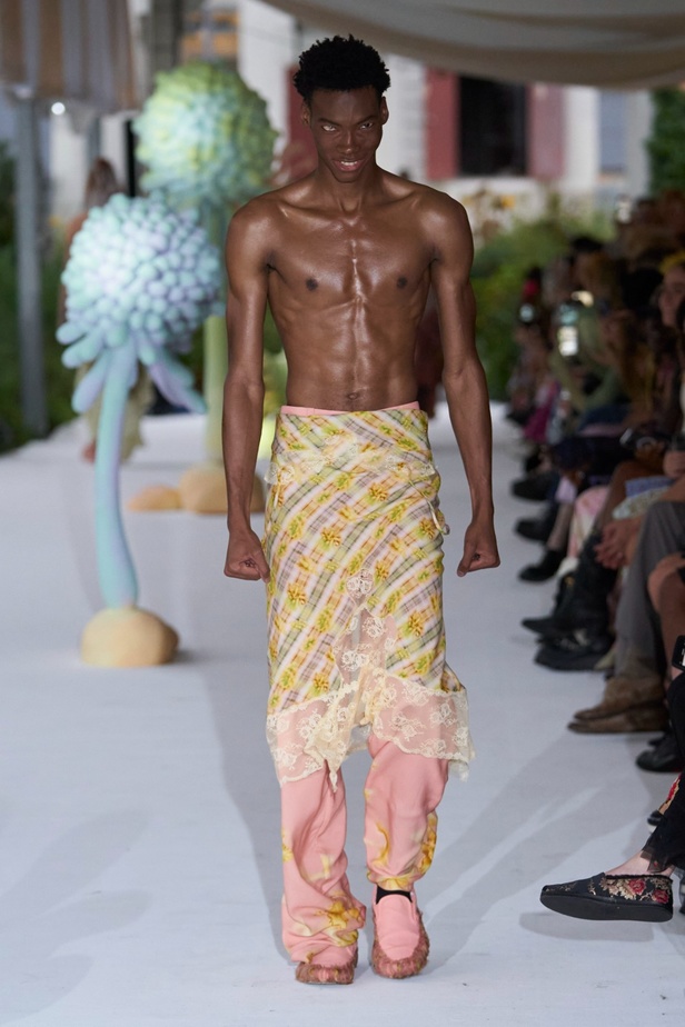 مجموعة Collina Strada لربيع وصيف 2024