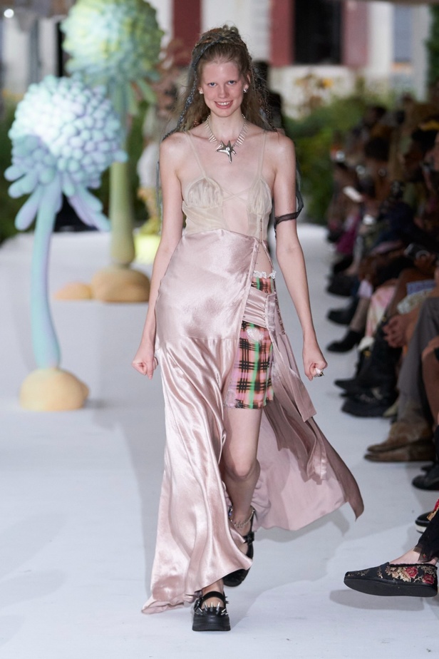 مجموعة Collina Strada لربيع وصيف 2024