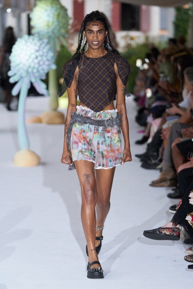 مجموعة Collina Strada لربيع وصيف 2024