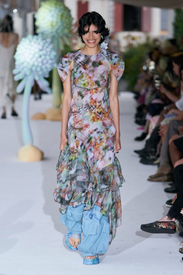 مجموعة Collina Strada لربيع وصيف 2024