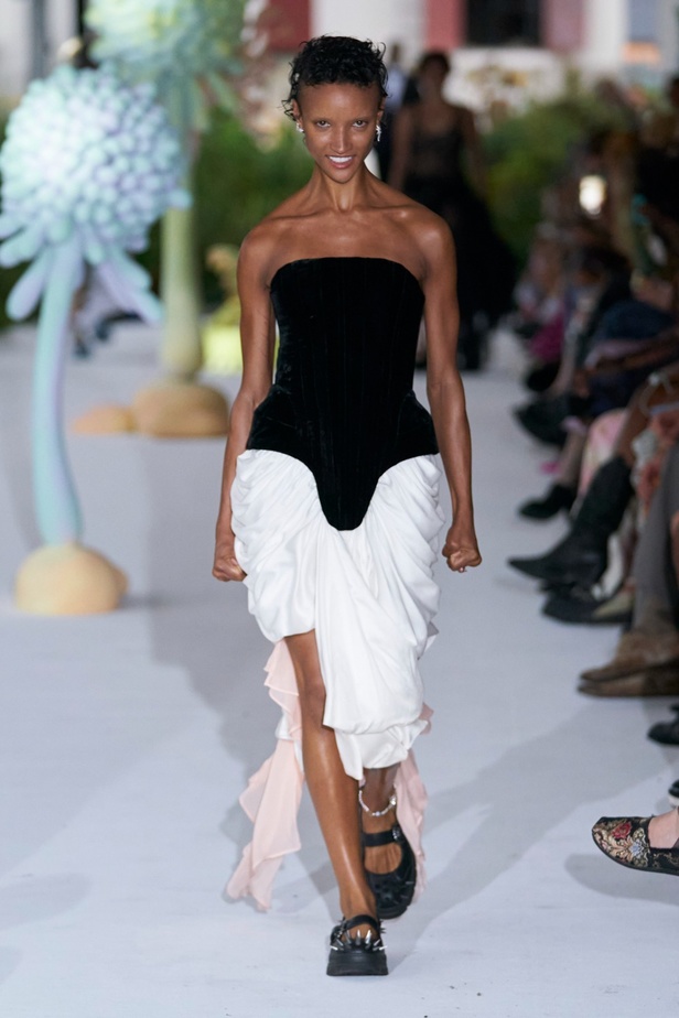 مجموعة Collina Strada لربيع وصيف 2024