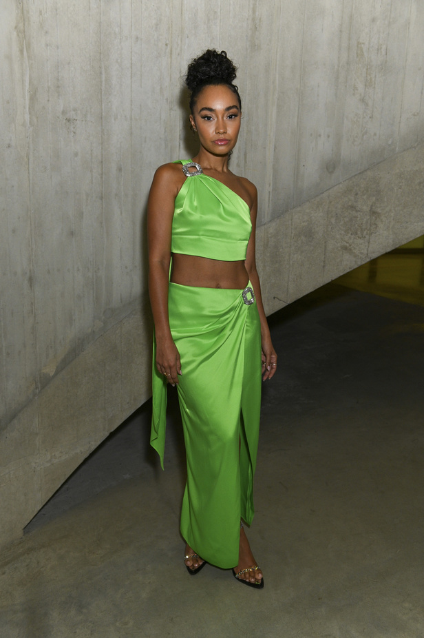 الصف الأول في عرض مجموعة ديفيد كوما لربيع وصيف 2024 في لندن