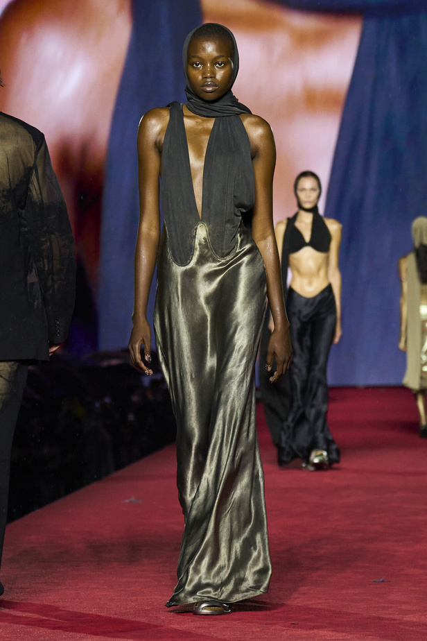 الأناقة الشبابية وأقمشة الجينز تحيي عرض Diesel لموسم ربيع وصيف 2024