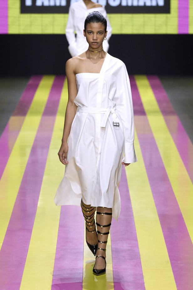 ماريا غراتسيا كيوري تعيدنا الى مبادئ الأنوثة والنسوية في مجموعة Dior لربيع وصيف 2024