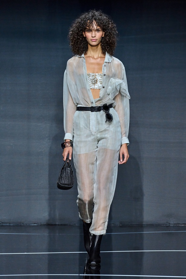 مجموعة Emporio Armani لربيع وصيف 2024 