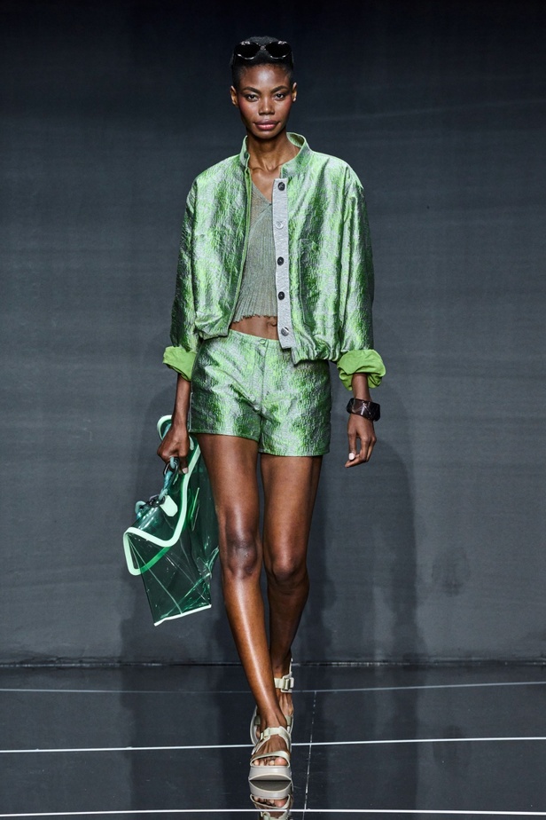 مجموعة Emporio Armani لربيع وصيف 2024 