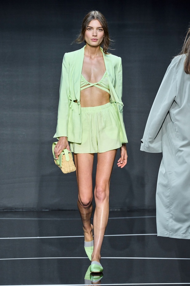 مجموعة Emporio Armani لربيع وصيف 2024 