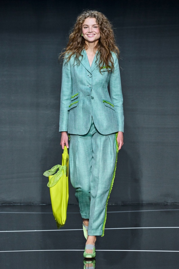 مجموعة Emporio Armani لربيع وصيف 2024 