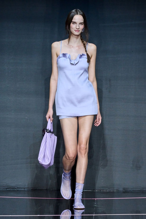 مجموعة Emporio Armani لربيع وصيف 2024 