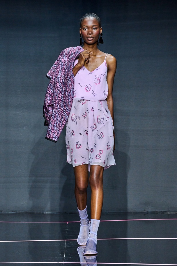 مجموعة Emporio Armani لربيع وصيف 2024 