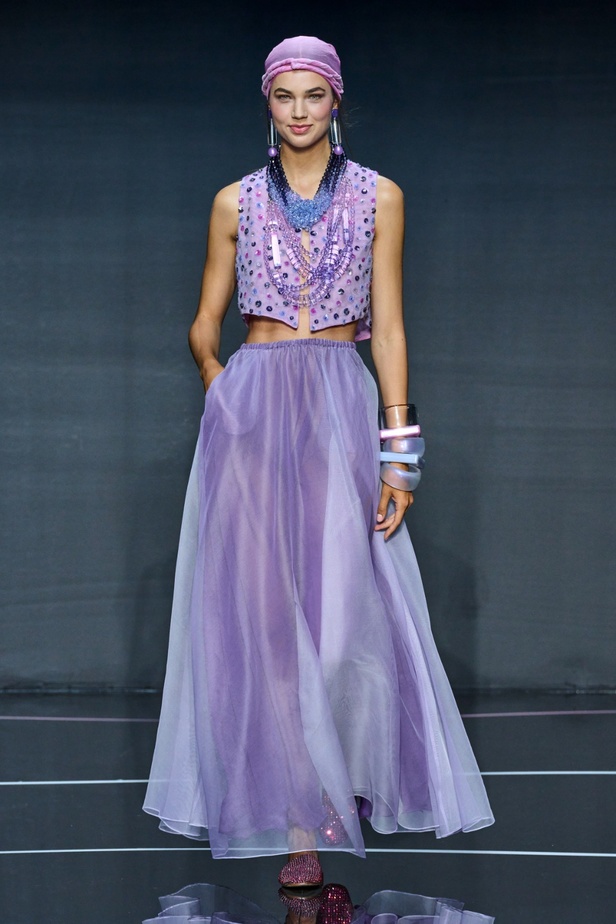 مجموعة Emporio Armani لربيع وصيف 2024 