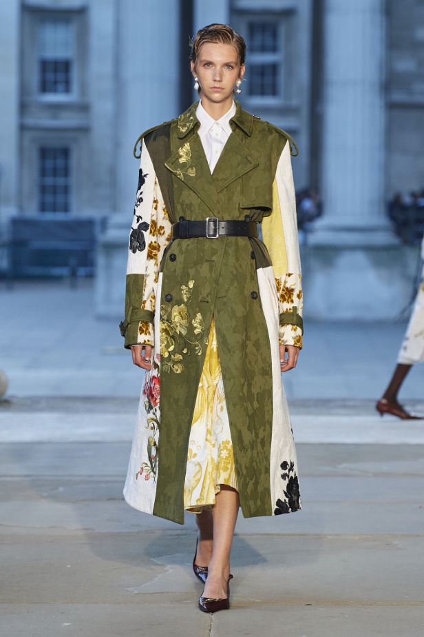 عرض أزياء Erdem لموسم ربيع وصيف 2024