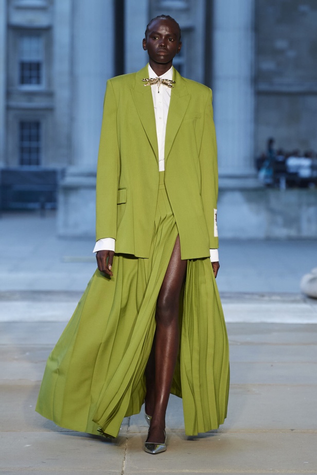 عرض أزياء Erdem لموسم ربيع وصيف 2024