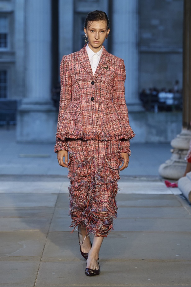 عرض أزياء Erdem لموسم ربيع وصيف 2024