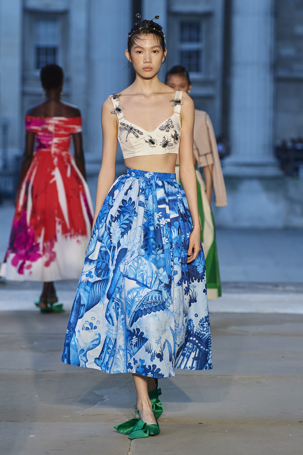 عرض أزياء Erdem لموسم ربيع وصيف 2024